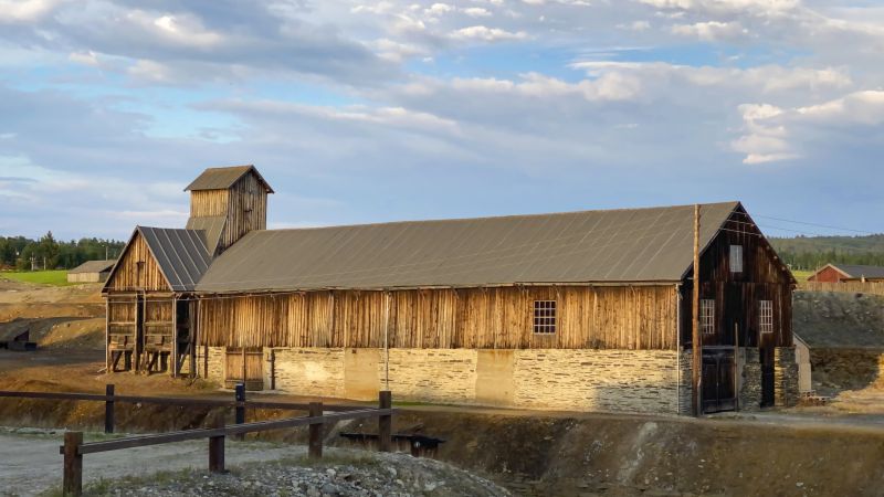 Barn Repair Service